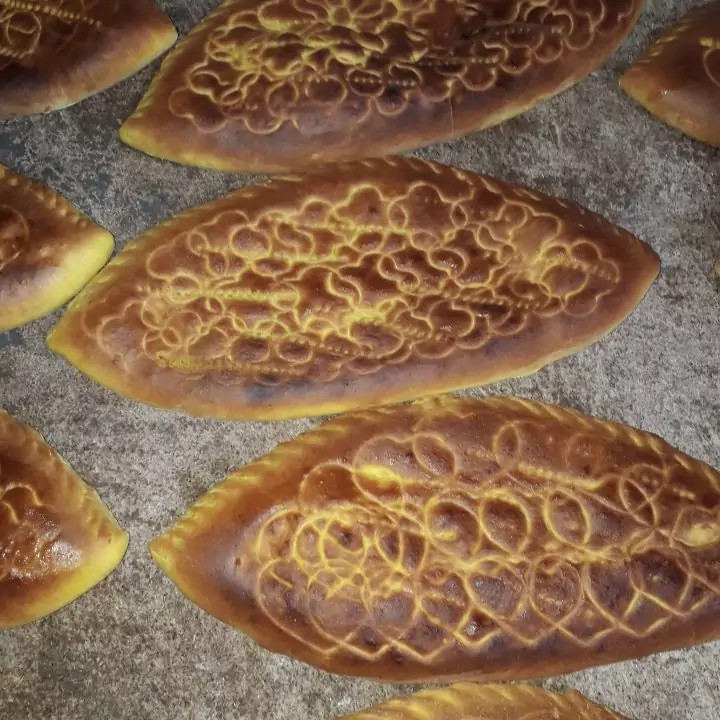 فطیر مغز دارحلوایی و تنوری (کیوی) پخت و ارسال روز محصولات خانگی و درجه یک شیوا