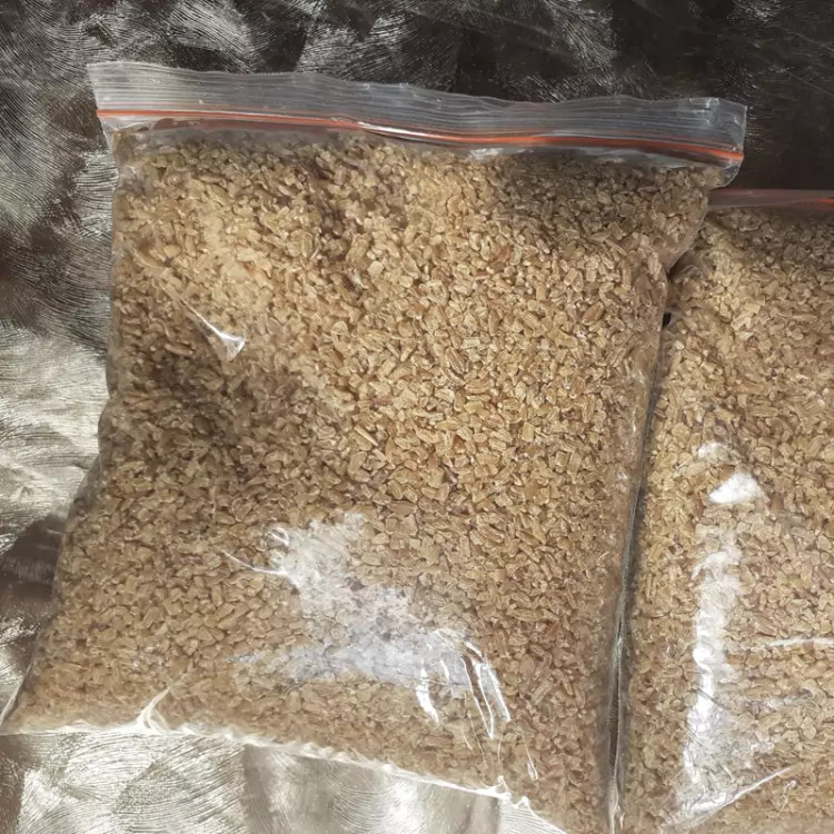 بلغور گندم(یارما) محصولات خانگی و درجه یک شیوا نیم کیلویی