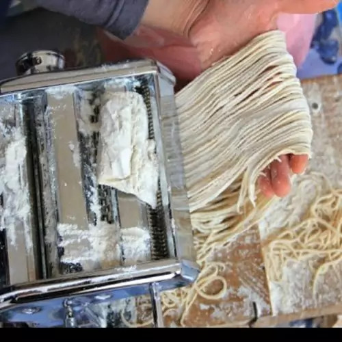 رشته ی پلویی محلی تنوری محصولات خانگی درجه یک شیوا