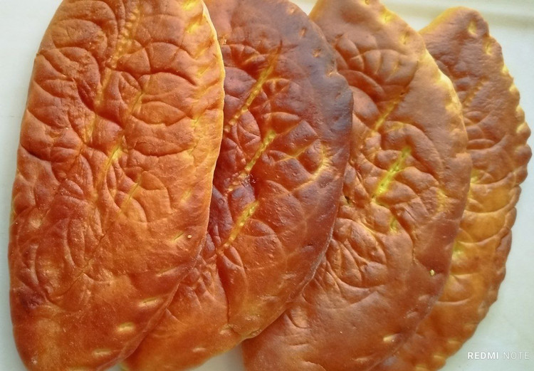 فطیر مغز دارحلوایی و تنوری (کیوی) پخت و ارسال روز محصولات خانگی و درجه یک شیوا